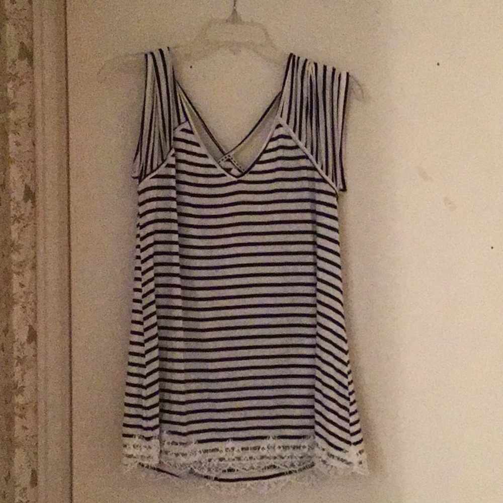 Short sleeve top